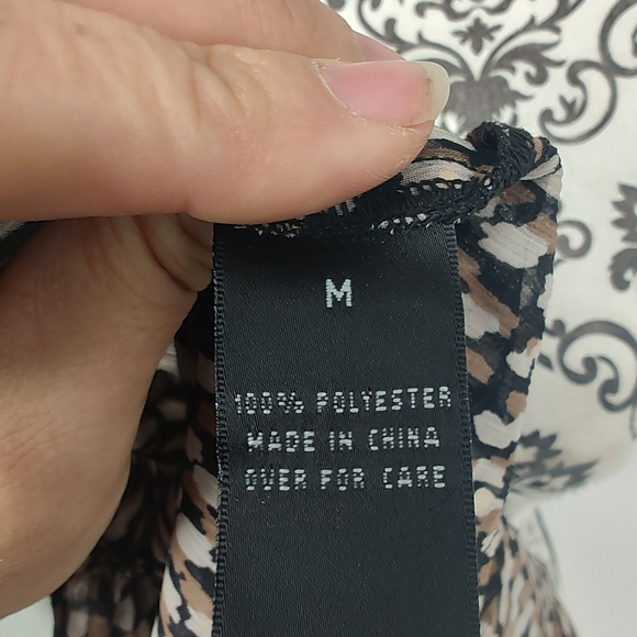 BCX Women's Black and Tan Geometric Sheer Button Up Blouse Size Medium - Picture 8 of 9